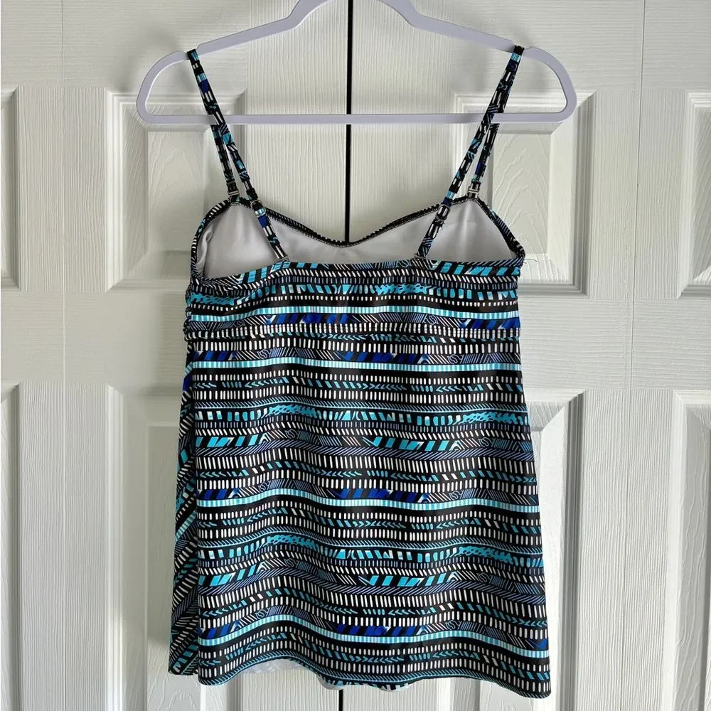 Tankini Swim Top Medium Black Blue Geometric Twist Front Resort Cruise Swimwear